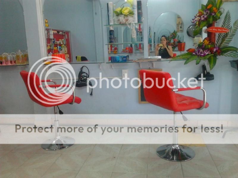 Thanh lý ghế xoay màu đỏ đẹp, bồn và ghế gội đầu, kệ kính và kính mở tiệm tóc
