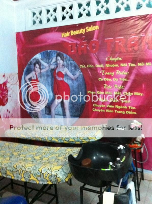 Thanh lý ghế xoay màu đỏ đẹp, bồn và ghế gội đầu, kệ kính và kính mở tiệm tóc - 2