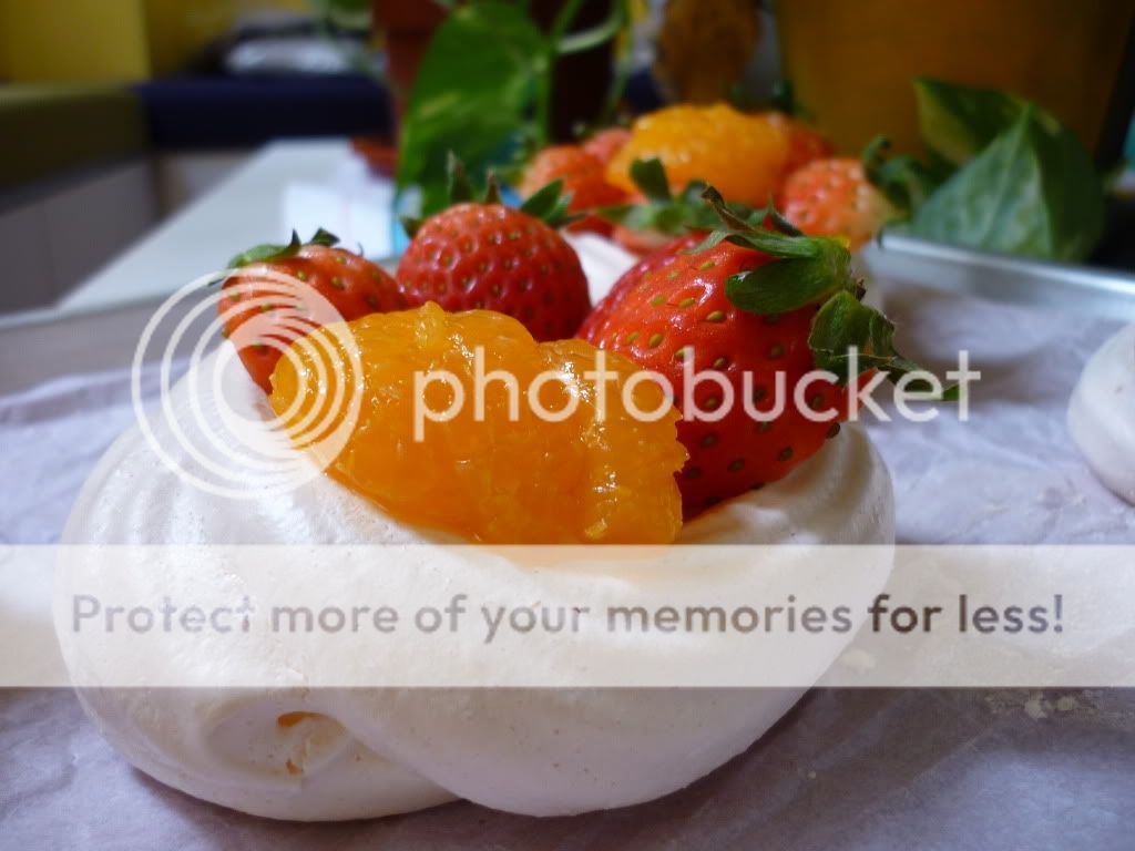 Meringue fruit basket DessertiniSG