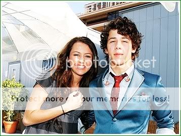 http://i673.photobucket.com/albums/vv98/jbcentral/beso-niley-blogdelatele-b.jpg?t=1240749776 http://i673.photobucket.com/albums/vv98/jbcentral/beso-niley-blogdelatele-b.jpg?t=1240749776